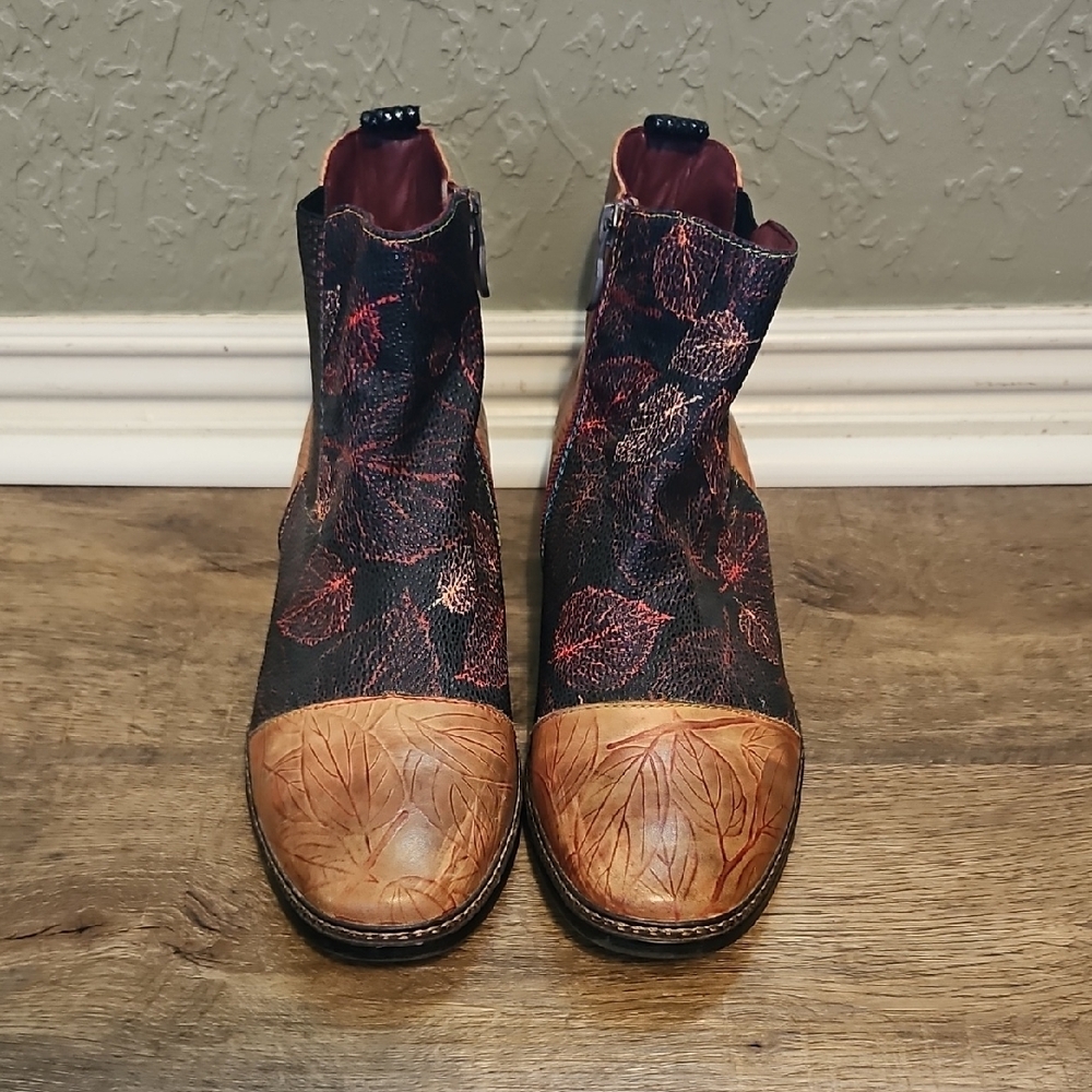 L'ATISTE Ankle Boots - Black and Gray